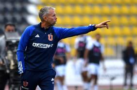 Se aburre de esperar: Gustavo Álvarez se mete de lleno en la búsqueda de un ‘9′ para la U