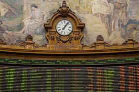 Bolsa de Santiago sigue al alza y llega a mayor nivel en casi 14 meses, mientras Wall Street sube por positivos datos de inflación