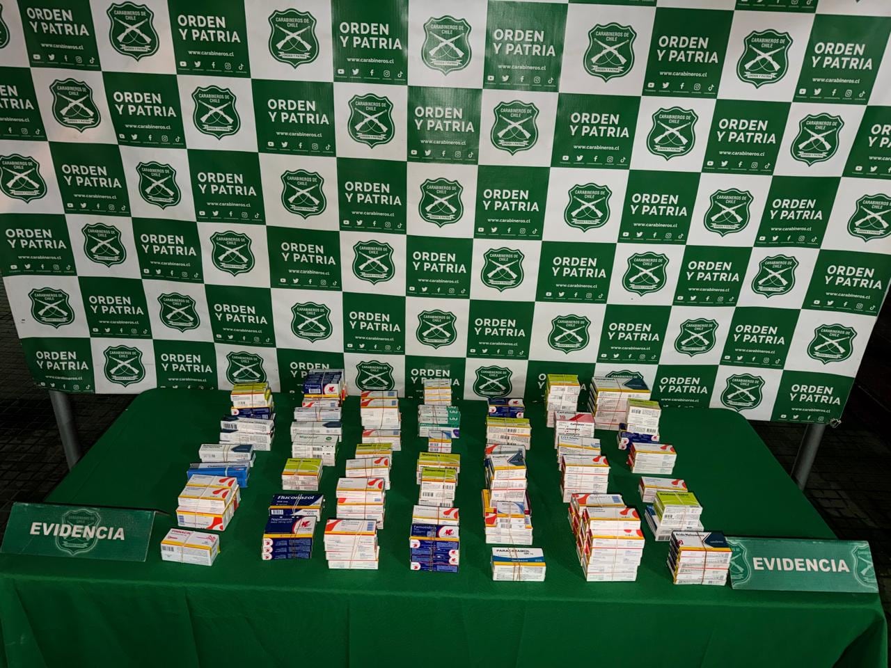 Carabineros detiene a cuatro personas en Lo Prado e incauta más de 2 mil cajetillas de cigarros de contrabando