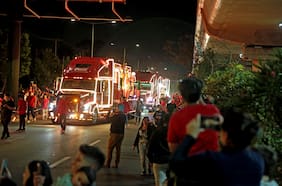 Comienza la Caravana Navideña Coca Cola 2025: revisa las fechas y recorrido por comuna