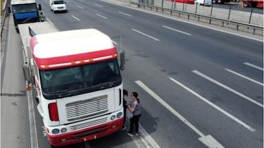 Los camioneros se reunirán este lunes para analizar “medidas” tras histórica alza de los combustibles