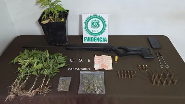 Decretan prisión preventiva para imputado por posesión de armas, drogas y dinero falsificado en Valparaíso