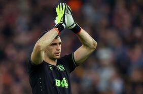 El Dibu se queda sin celebrar: Aston Villa es goleado en las semifinales de la Copa FA