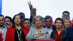 “Un examen a fondo” y llamado a articular nueva oposición: partidos oficialistas reaccionan al triunfo Kast