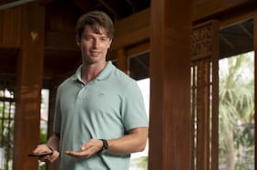 Patrick Schwarzenegger: “Jason Isaacs fue una figura paterna tanto delante como detrás de la pantalla”