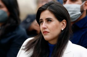 Alcaldesa Ripamonti afirma que habría 249 personas inubicables por incendios, pero delegada presidencial llamó a esperar listado oficial