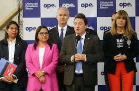 Kast insinúa que existe una “coalición de gobierno” y reabre debate pese a resistencia republicana