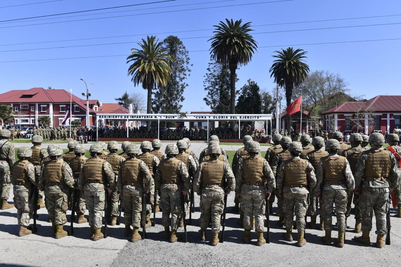 Con entrega de reconocimientos y un desfile de honor: Ministerio de Defensa y Ejército conmemoran el Día del Reservista