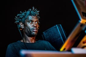 Daddy G, fundador de Massive Attack, anuncia DJ set en Chile