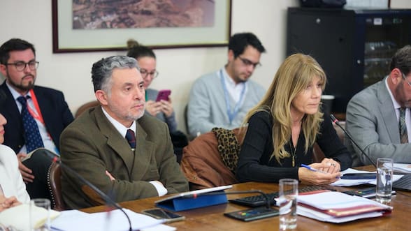 Comisión de la Cámara despachó proyecto eléctrico que evita alza en cuentas de luz y será votado el miércoles en Sala