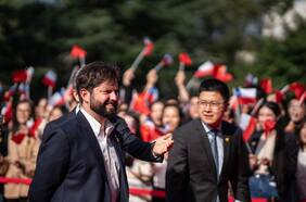 Gira a China: Boric dicta clase magistral en universidad de Sichuan y llama a no tener “prejuicios para entender una cultura que no es propia”