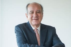 Exreguladores y abogados valoran nombramiento de Diego Peralta como nuevo director general jurídico de la CMF