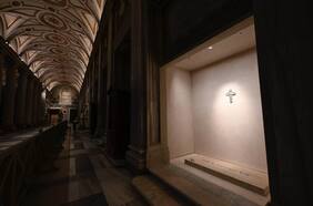 Comparten primeras fotos de la tumba del Papa Francisco