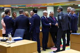 La UE da luz verde a las conversaciones sobre la membresía de Ucrania en sorprendente victoria para Kiev