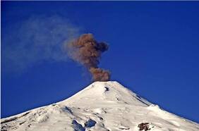 La columna de Hernán de Solminihac: “El aporte del expresidente Piñera al plan de monitoreo volcánico”