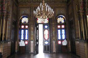 Palacio de La Alhambra sufre robo de cuatro lámparas y destrucción de una pintura