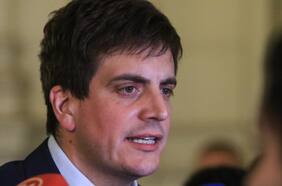 Schalper sugiere que “hay que bajar los niveles de ansiedad” con las presidenciales y enfocarse en las municipales