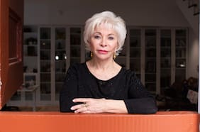 Cómo es la Barbie inspirada en la escritora chilena Isabel Allende