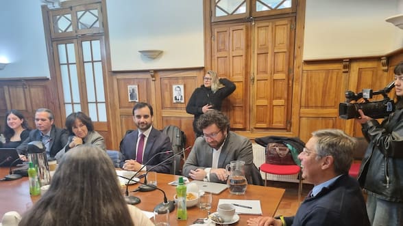 Las dudas opositoras para ir al TC por Megarreforma: el PS quiere garantías, mientras el FA y el PPD buscan subir la apuesta