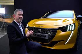 Lo que tramaba Renault... La marca del rombo ficha a Gilles Vidal, el recién renunciado director de diseño de Peugeot