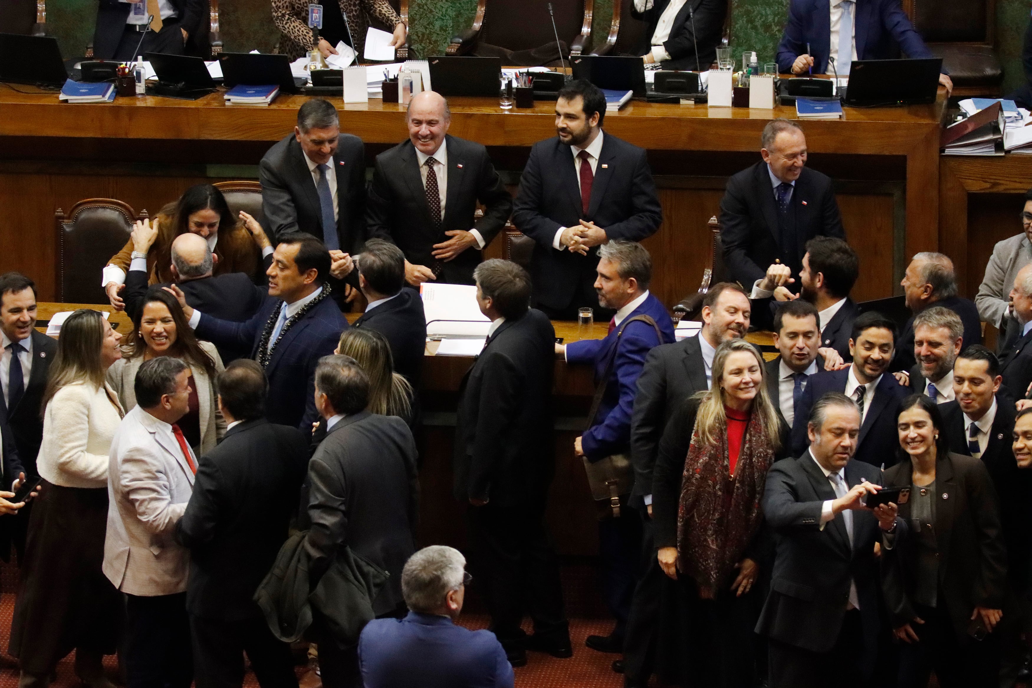Cámara de Diputados se prepara para votar la megarreforma de Kast mientras la oposición se acerca al TC