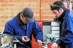 Gremios pymes piden extender Ley de Protección al Empleo, pero gobierno llama a poner foco en la reactivación