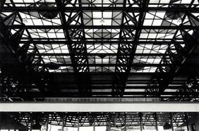 De la UNCTAD al GAM: la historia del edificio ícono de la UP levantado en tiempo récord hace medio siglo