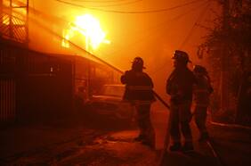 La ruta del fuego: los cuatro focos que habrían sido originados por el bombero y el funcionario de Conaf detenidos