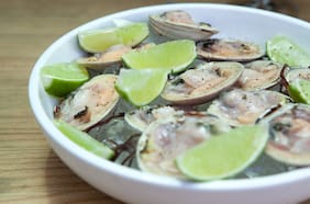 Almejas con un novedoso gazpacho