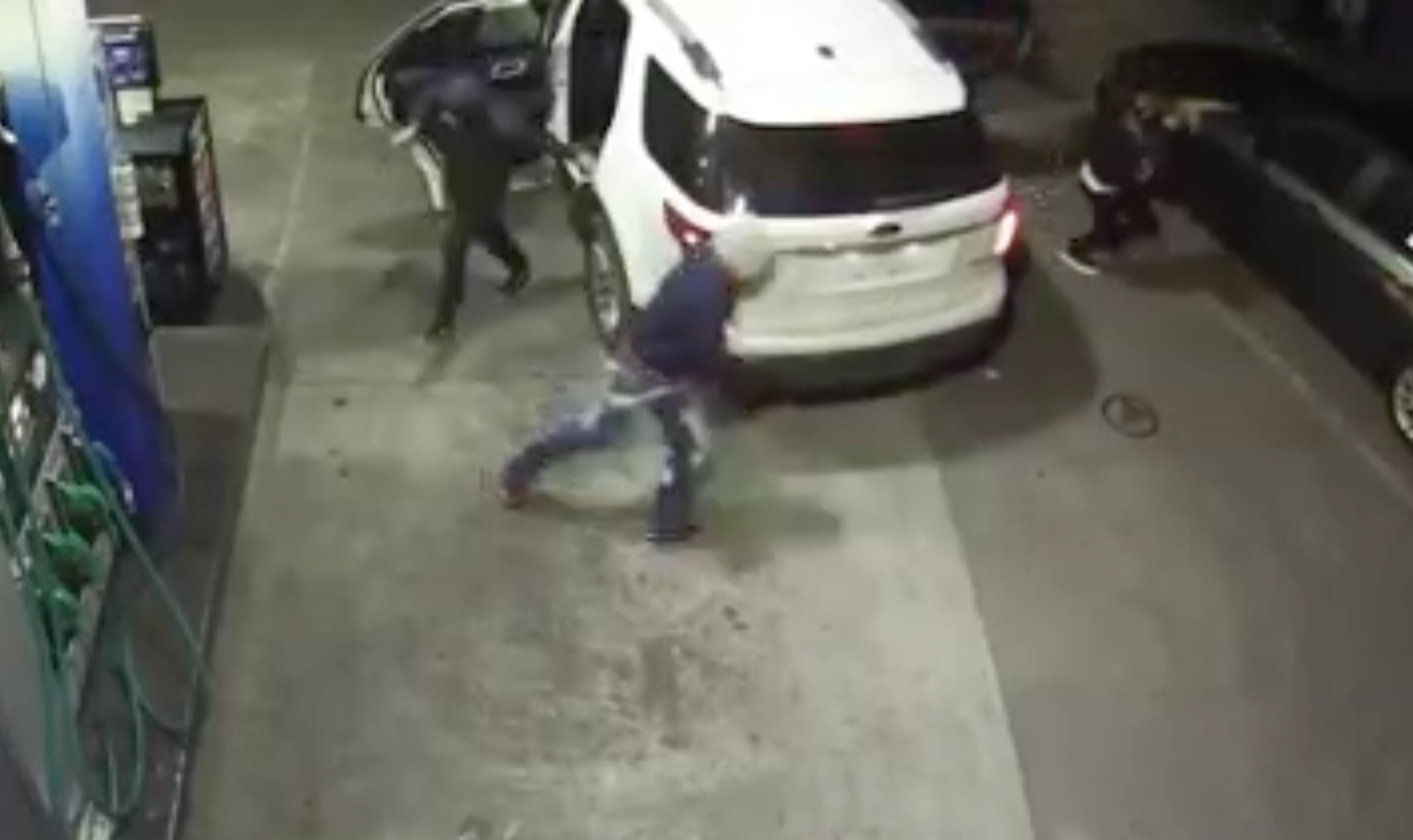 Detienen a dos sujetos por robos con intimidación en Ñuñoa y Macul: confiscaron cuatro vehículos sustraídos