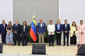 Arranca el diálogo político entre la Asamblea Nacional de Venezuela y representantes de la oposición