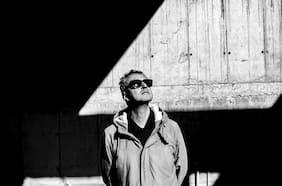 Leo Quinteros, el regreso de un cantautor esencial de los 2000: “Somos una generación Fotolog”