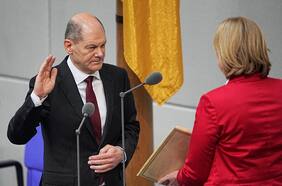 Olaf Scholz jura como nuevo canciller de Alemania con los desafíos de enfrentar la pandemia, la crisis económica y el cambio climático