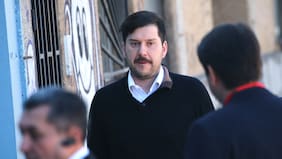 Diputado Irarrázaval denuncia a la U. de Chile en Contraloría por viaje de Simón Boric a España en 2022