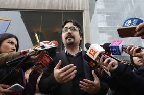 Líos de platas: RD se resiste a no ser querellante en la causa contra Democracia Viva y pide anular audiencia