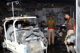 Al menos 10 recién nacidos han muerto y 16 han resultado heridos críticos en un incendio en un hospital en India