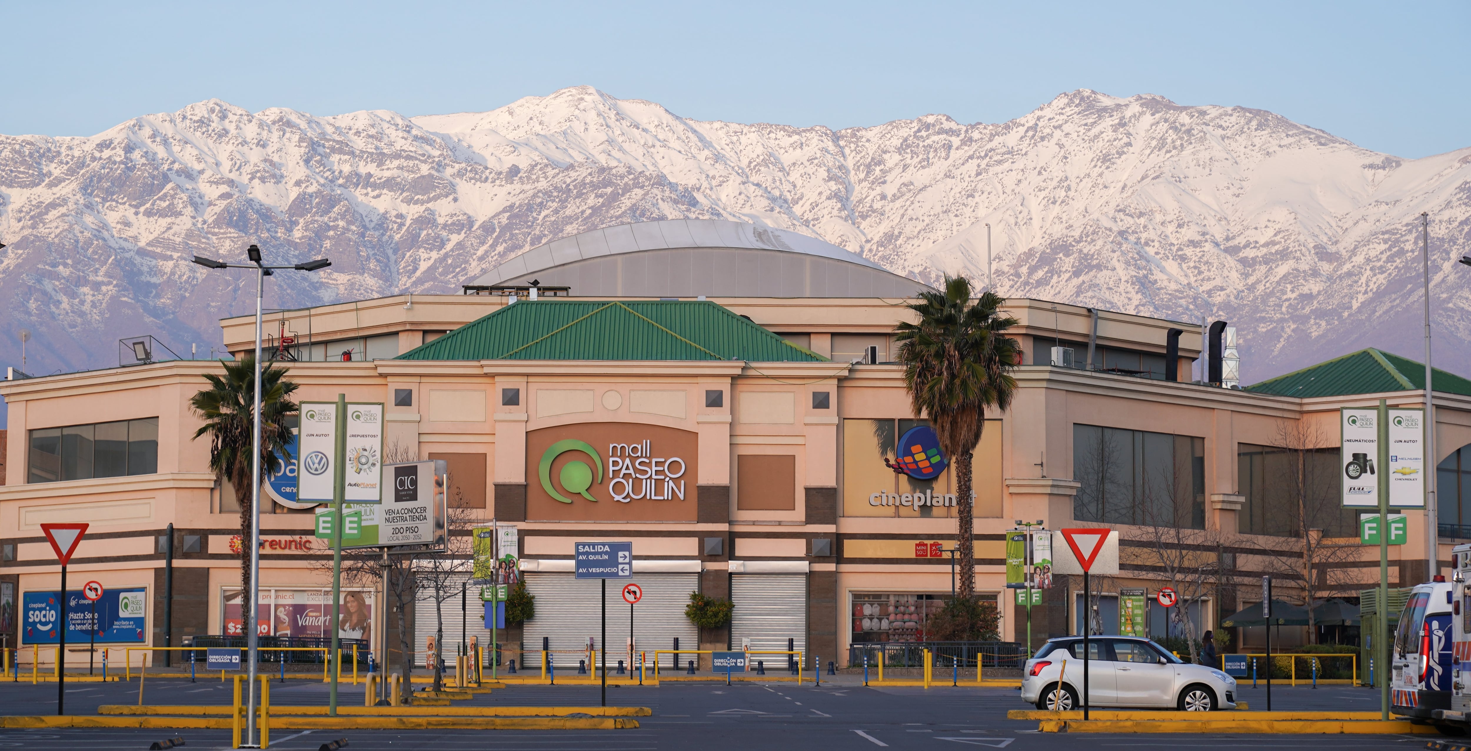 Parque Arauco concreta compra de Mall Paseo Quilín a la familia Cousiño Valdés y el empresario Sergio Mujica