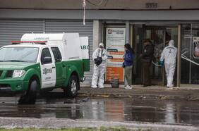 Desconocidos asaltan sucursal bancaria en Peñalolén: se habrían llevado $8 millones