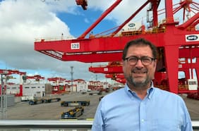 Canciller Pérez Mackenna destaca relación comercial con China tras visita al puerto de Shanghái