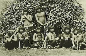 Zoológicos humanos: cuando indígenas del pueblo Kawésqar fueron llevados desde Chile hacia Europa para ser expuestos