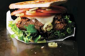 Sabores sobre ruedas en la reapertura de Mercado Paula Gourmet 2016