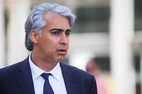 “La justicia es la que manda”: Entre gritos de adherentes ME-O llega al tribunal de justicia para escuchar veredicto del caso SQM