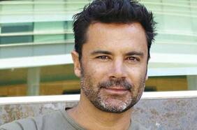 “Dicen que tenía un alma libre, una personalidad destartalada”: lo que revela sobre Felipe Camiroaga el nuevo libro El Gran Vuelo Terrible