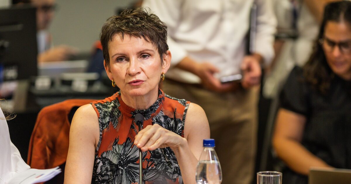 Ministra Tohá promete sanciones por apagón mortal Ministra Tohá promete sanciones por apagón mortal