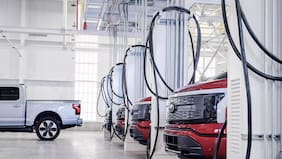 Ford reconoce pérdidas millonarias en su división eléctrica y redefine su estrategia hacia la asequibilidad