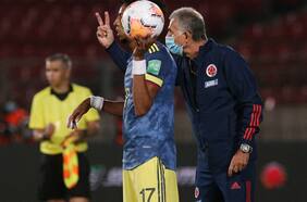 Queiroz: “Llorando mucho, el partido fue perturbado por decisiones que no ayudaron a Colombia”