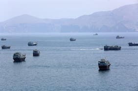 EE.UU. e Irán retoman hostilidades tras ataque contra barco en estrecho de Ormuz