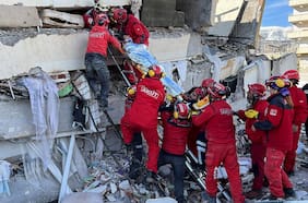 Övgün Ahmet Ercan, geofísico y sismólogo turco: “Estimo que el total de muertes por los terremotos sería de no menos de 100 mil”