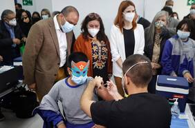 Adelanto de vacaciones: descoordinaciones y contradicciones entre Educación y Salud inquietan a La Moneda