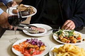 Tres restaurantes con tenedor libre para ir a festejar en el Día de la Madre 2024